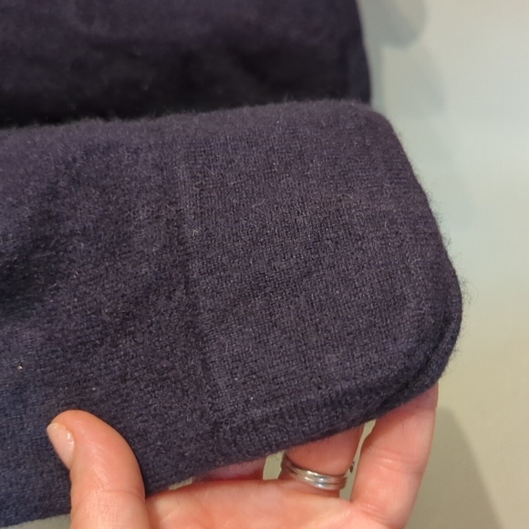 Tommy Bahama 100% Cashmere Pullover Sweater V-Neck Small 4/6 Quiet Luxury - Picture 4 of 13